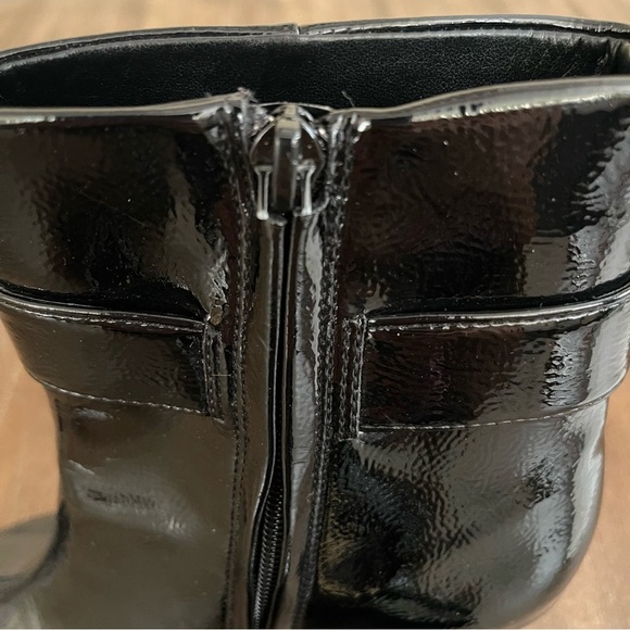 Sam Eldelman Weslie Wet Faux Leather Big Buckle Pointed Toe Wedge Bootie 6 - Picture 6 of 11